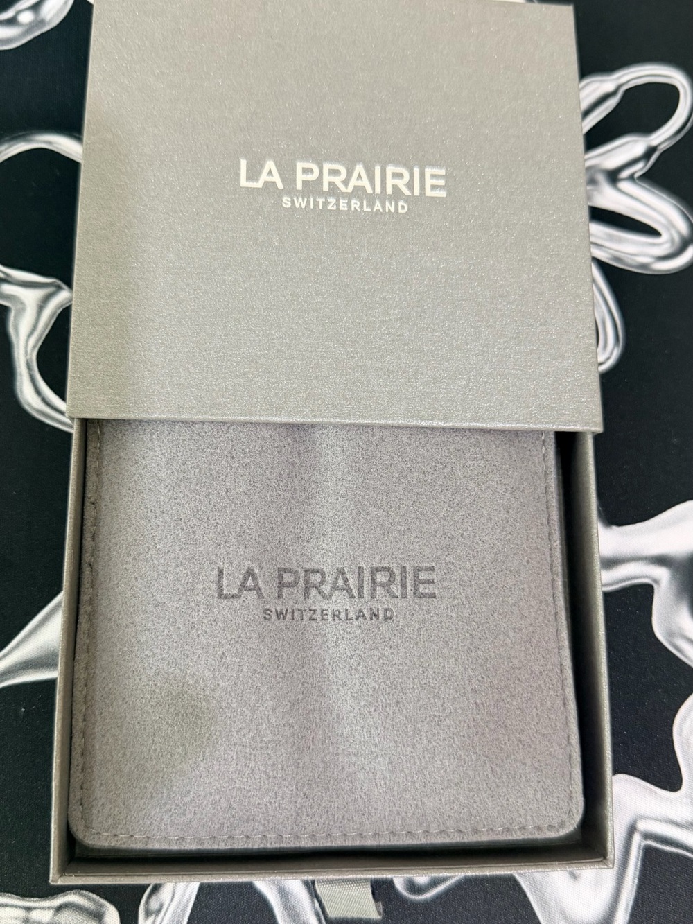 La Prairie Facial Massage Are Sculpting Tools Marble Stainless Steel Suede Pouch